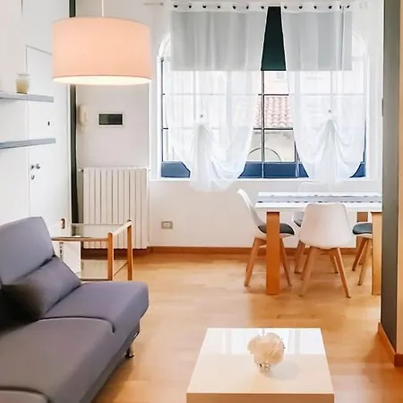 Apartment Centro Storico Luminoso Spazio Al Piazzo